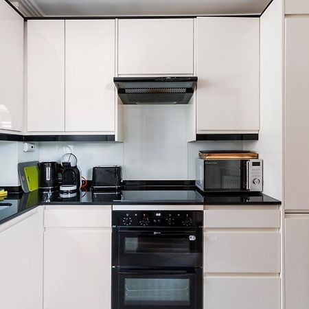 Weybridge - 2 Bed - Parking公寓 外观 照片